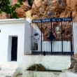 Santa Mara de la Pea - Fuente donde coger agua pegada a las paredes.