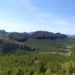 Panormica desde el Divino - Al fondo a la izquierda el Puig Campana y en segundo plano las paredes del barranc de l'Arc.