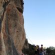 Escalada en Corbera - A trancas y barrancas, Solete llega al top de este viote de 6c